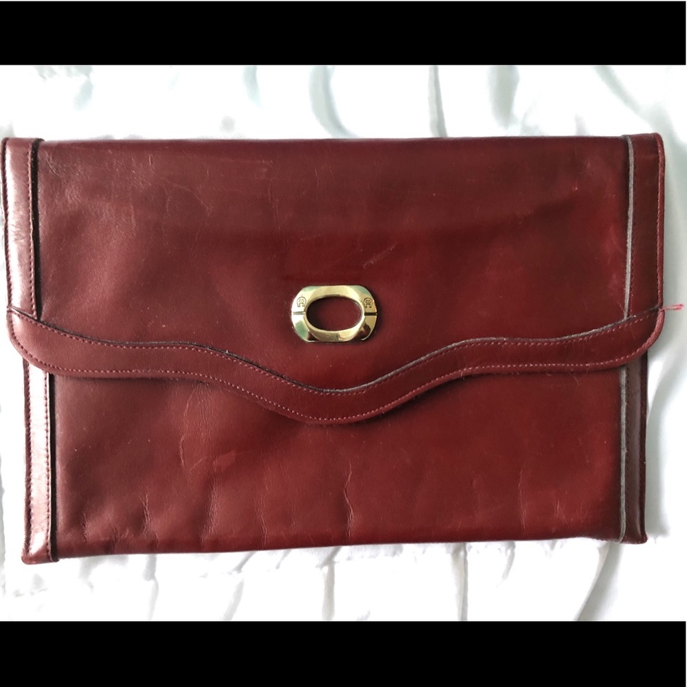 Vintage Etienne Aigner clutch.